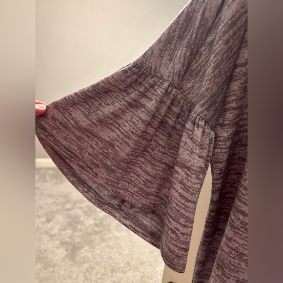 EUC Loft bell short sleeve top - Picture 3 of 4